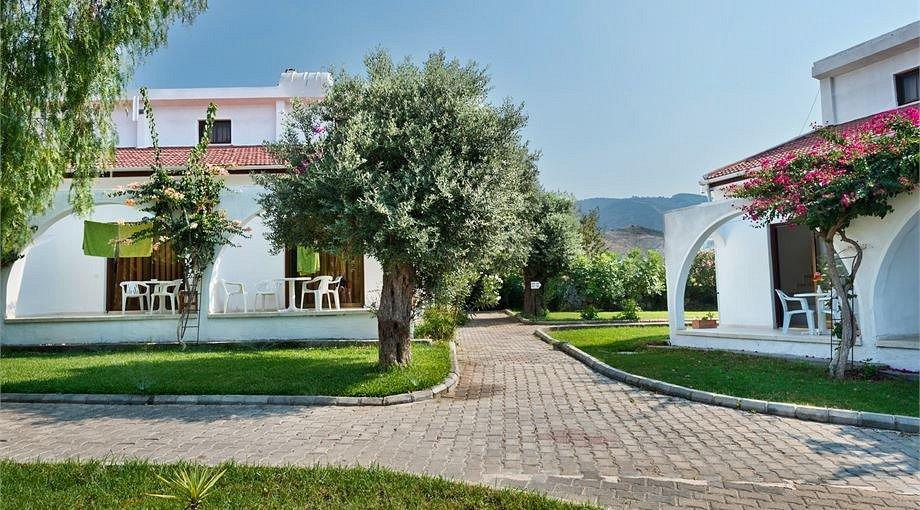 Bare Hill Holiday Village Elea Экстерьер фото