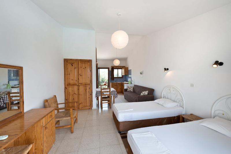 Bare Hill Holiday Village Elea Экстерьер фото