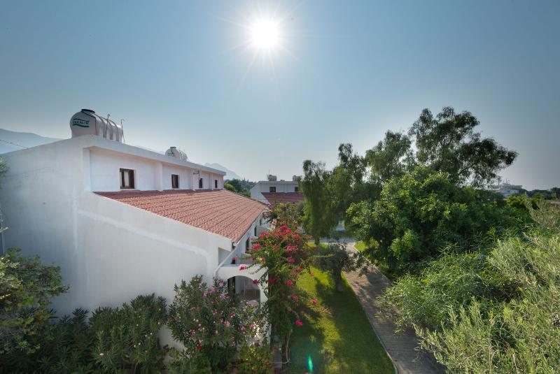 Bare Hill Holiday Village Elea Экстерьер фото